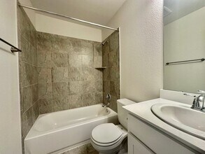 160 Evening Dusk Dr in Kyle, TX - Building Photo - Building Photo