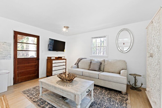 3716 Old Weaver Trail in Creedmoor, NC - Foto de edificio - Building Photo