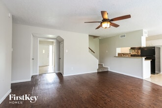 2111 Savanna Ct N in League City, TX - Building Photo - Building Photo