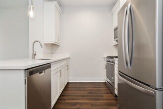 110 Market St in Saddle Brook, NJ - Building Photo - Building Photo