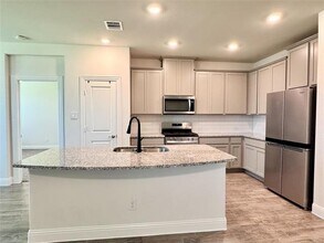 10305 Klondike Ln in Aubrey, TX - Building Photo - Building Photo