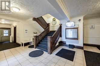 285-285 King St W in Hamilton, ON - Building Photo - Building Photo