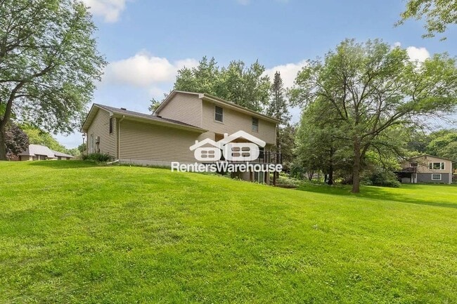 7080 Quail Cir in Eden Prairie, MN - Building Photo - Building Photo