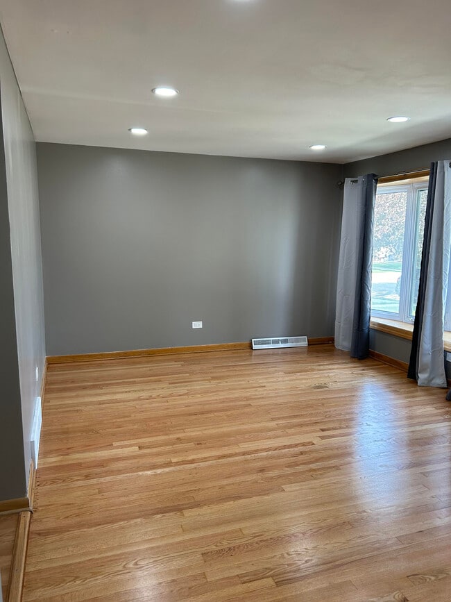 5820 S Rutherford Ave in Chicago, IL - Building Photo - Building Photo