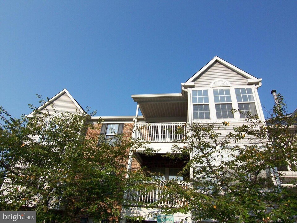 904 Swallow Crest Ct-Unit -J in Edgewood, MD - Building Photo