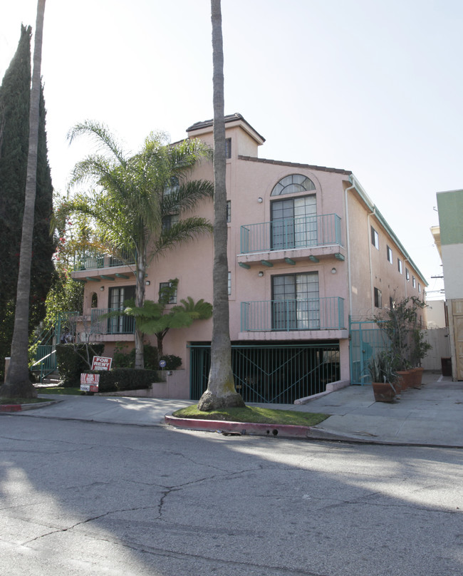 749 N Hudson Ave in Los Angeles, CA - Building Photo - Building Photo