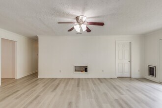 6903 Alderney Dr in Houston, TX - Building Photo - Building Photo