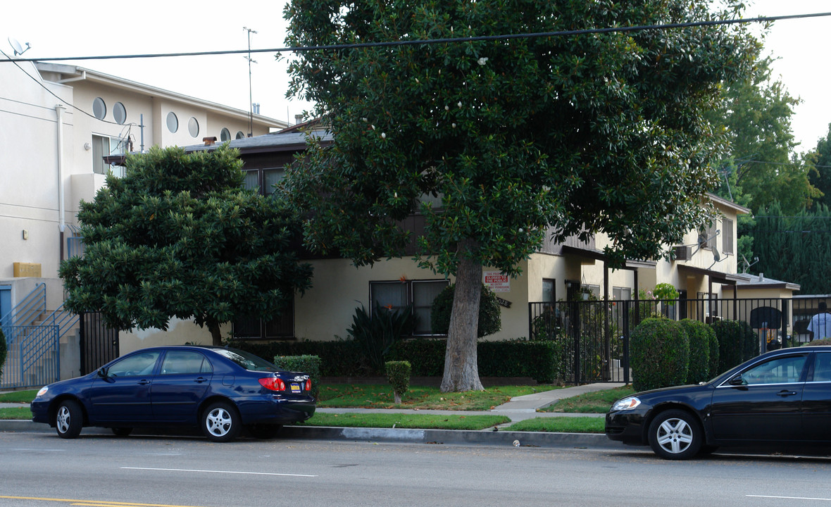 6028 Fulton Ave in Van Nuys, CA - Building Photo