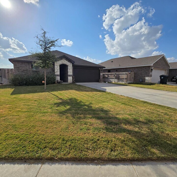 7003 Adenium Rd in Odessa, TX - Building Photo