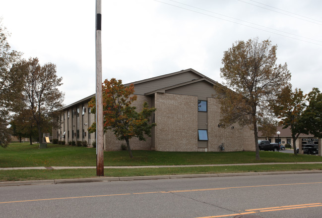 School View Square Apartments in Big Lake, MN - Building Photo - Building Photo