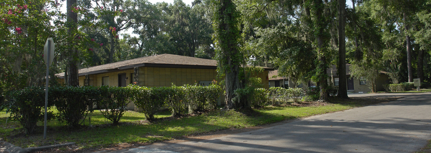 1523 NW 7th St in Gainesville, FL - Foto de edificio