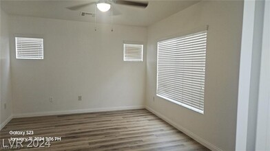 8244 Shaded Arbors St in Las Vegas, NV - Foto de edificio - Building Photo
