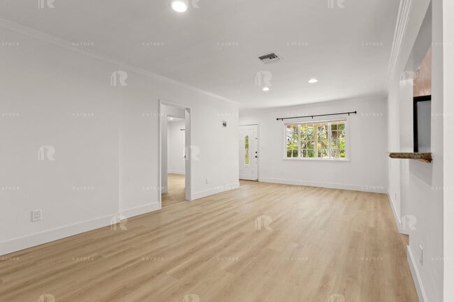 17431 Cohasset St in Los Angeles, CA - Building Photo - Building Photo