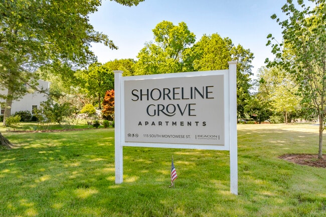 Shoreline Grove in Branford, CT - Foto de edificio - Building Photo