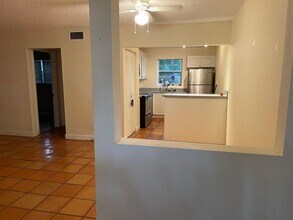 2324 Van Buren St in Hollywood, FL - Building Photo - Building Photo