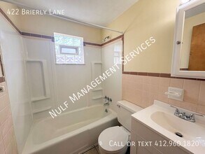 422 Brierly Ln in West Mifflin, PA - Building Photo - Building Photo