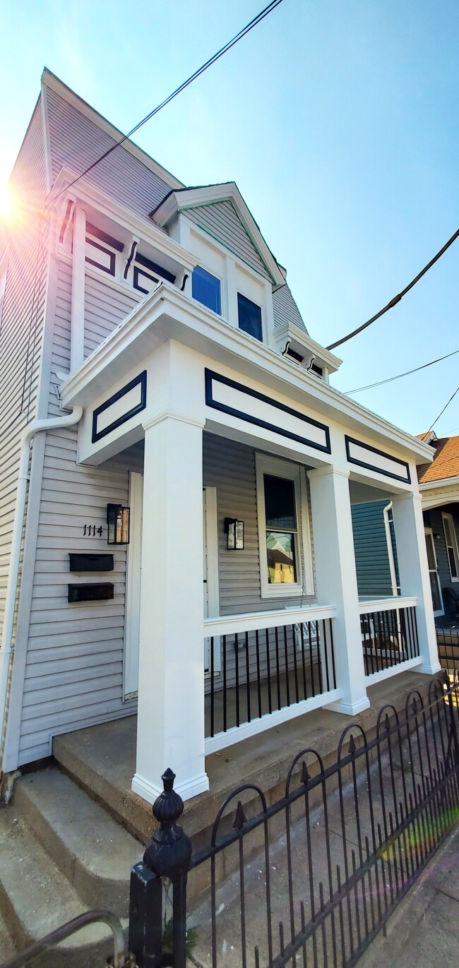 1114 Columbia St, Unit #2