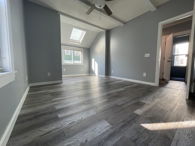 10 E Shelby St, Unit 2 in Worcester, MA - Building Photo - Building Photo