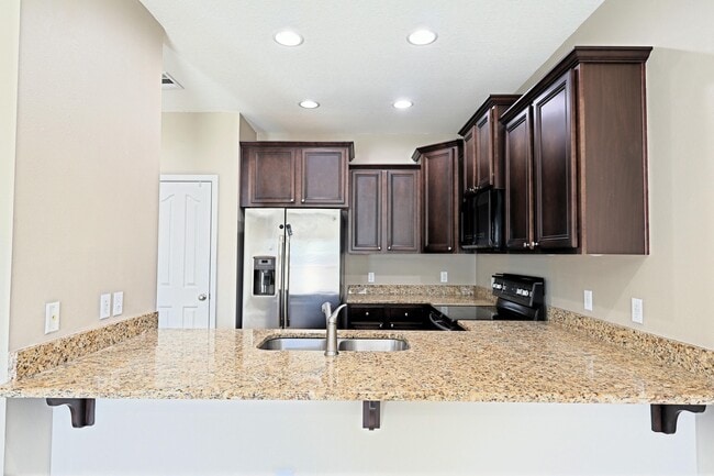 2099 Wilsons Plover Cir in Navarre, FL - Foto de edificio - Building Photo