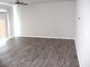 Northwoods Townhomes in Urbandale, IA - Foto de edificio - Interior Photo