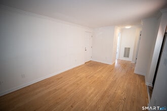 3236 Madison Ave in Bridgeport, CT - Building Photo - Building Photo