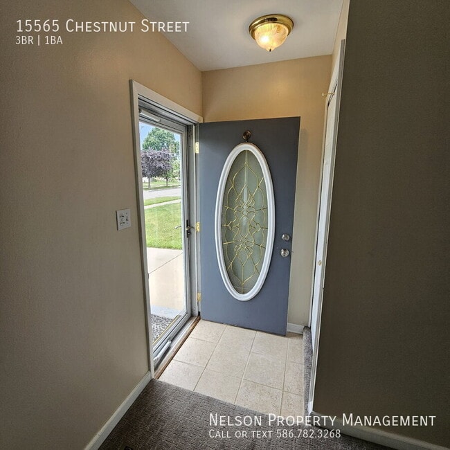 15565 Chestnut St in Roseville, MI - Building Photo - Building Photo