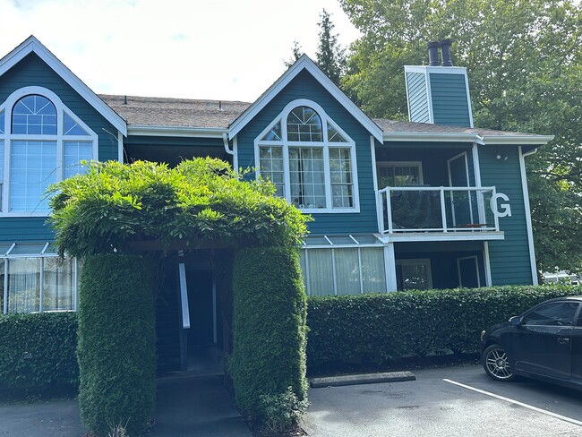 16419 Spruce Way, Unit G1 in Lynnwood, WA - Building Photo - Building Photo
