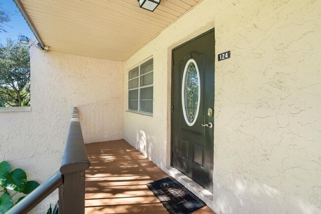 124 Lake Constance Dr in West Palm Beach, FL - Building Photo - Building Photo