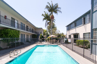 Tabor-10121 in Los Angeles, CA - Foto de edificio - Building Photo