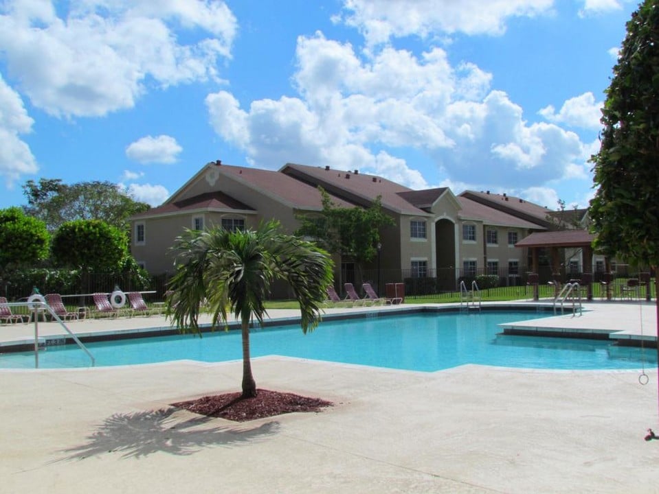 Monterey Pointe in Homestead, FL - Building Photo