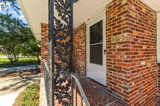 1155 Melvin Dr in Portsmouth, VA - Foto de edificio - Building Photo