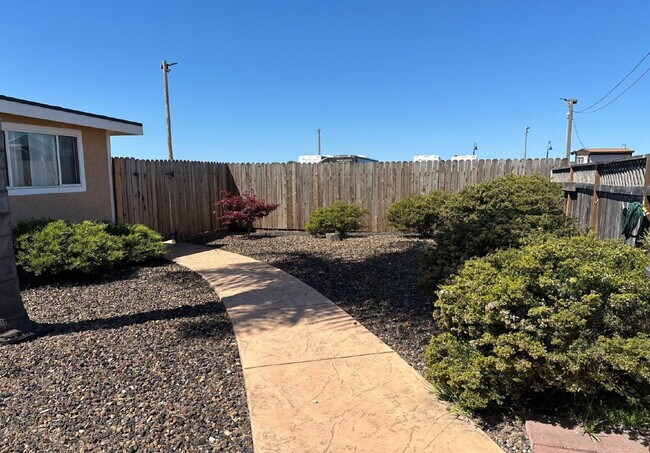 316 Longbranch Ave in Grover Beach, CA - Building Photo - Building Photo