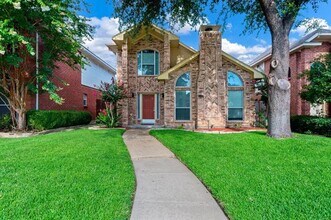 2221 Meadowstone Dr in Carrollton, TX - Building Photo - Building Photo