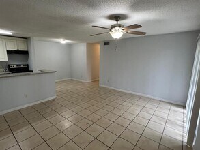 2740 Oak Park Way in Orlando, FL - Building Photo - Building Photo