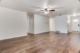 909 Bennett St in Cedar Hill, TX - Building Photo - Building Photo