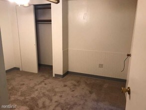 2 Albert Ln-Unit -Apt 2 in Dillsburg, PA - Foto de edificio - Building Photo