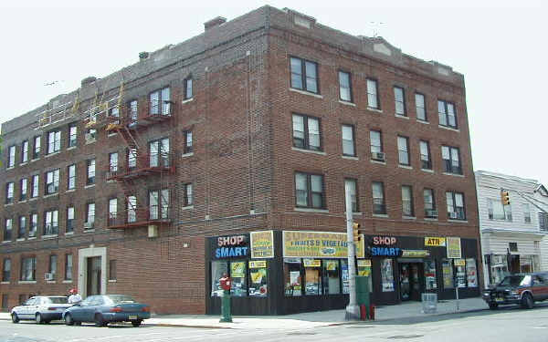 368-370 Broadway in Bayonne, NJ - Foto de edificio - Building Photo