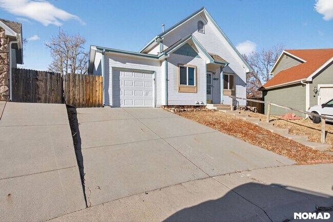 17465 E Plateau Dr in Aurora, CO - Building Photo - Building Photo