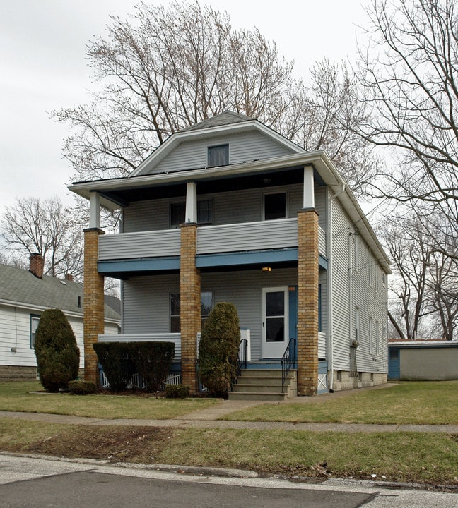 644 E St in Lorain, OH - Foto de edificio