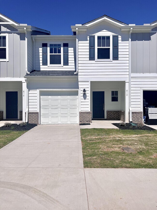 property at 810 Thread Wy