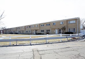 976-998 Virginia Ln in Elmhurst, IL - Building Photo