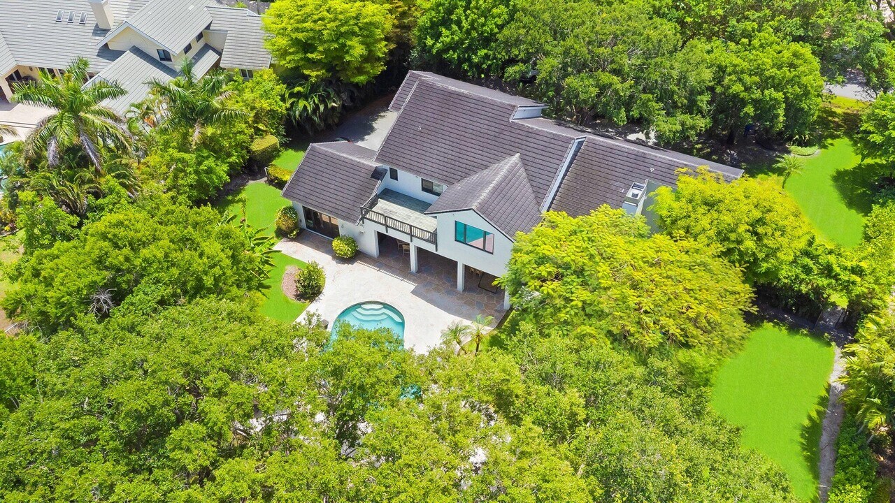 18425 Long Lake Dr in Boca Raton, FL - Building Photo