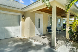 5856 SE Inez Ave in Stuart, FL - Building Photo