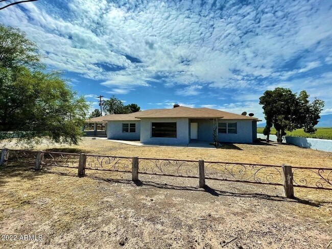 2929 E U.S. Hwy 70 in Safford, AZ - Building Photo - Building Photo