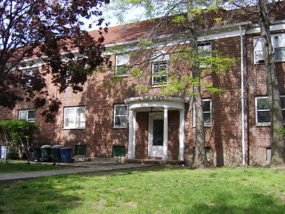 FOREST HILLS MEDICAL SPACE in Forest Hills, NY - Building Photo