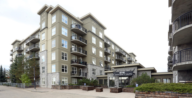 Clareview Courts in Edmonton, AB - Building Photo - Building Photo