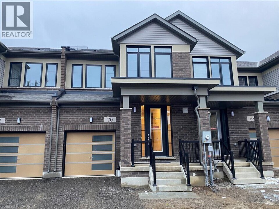 70 Freedom Cres in Hamilton, ON - Building Photo