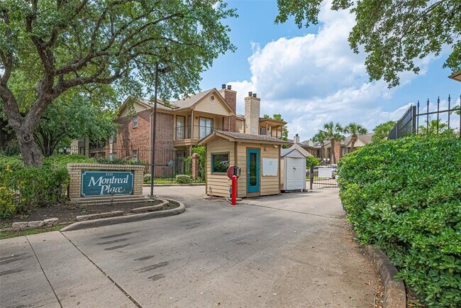 property at 2121 Hepburn St