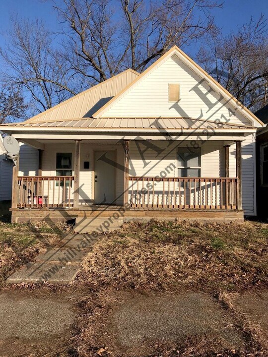 1912 S 8th St in Terre Haute, IN - Foto de edificio