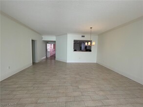 267 Barefoot Beach Blvd in Bonita Springs, FL - Foto de edificio - Building Photo